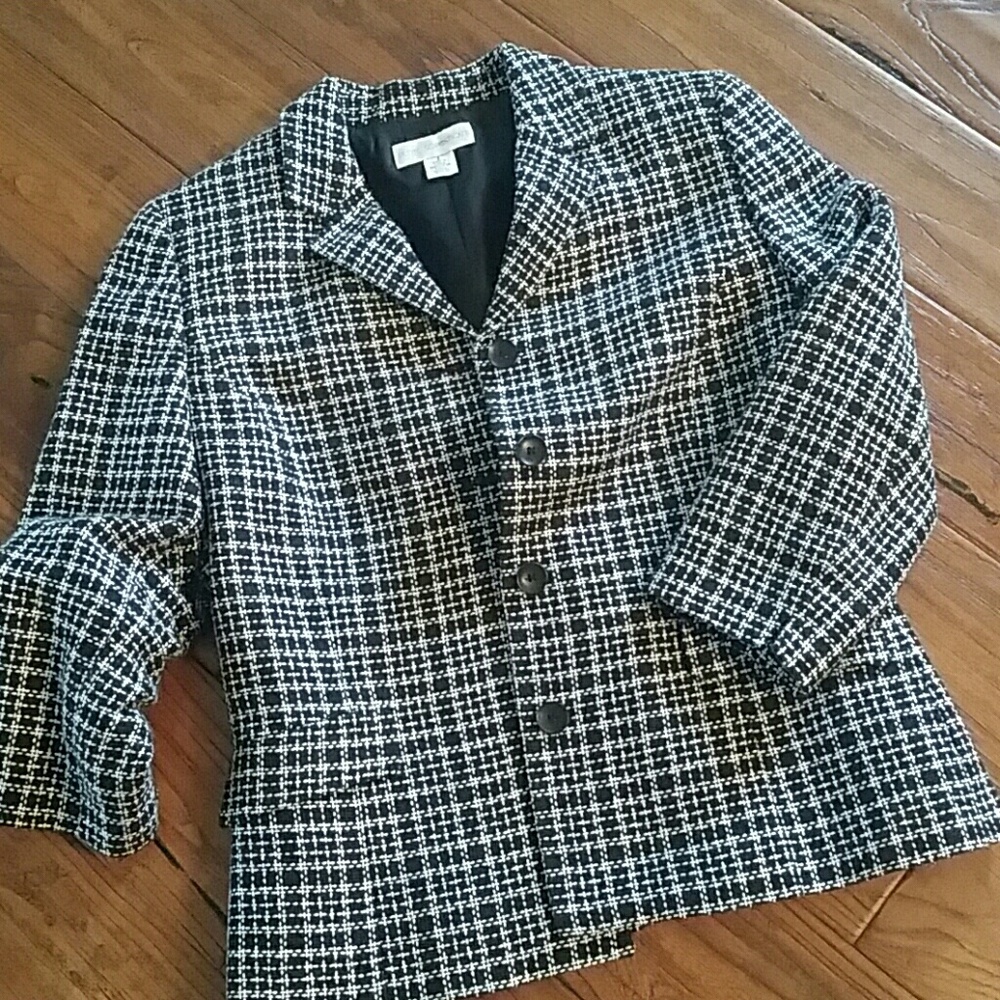 Basic building piece little black blazer